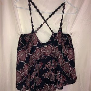 PATTERNED CRISSCROSS FLOW TANK